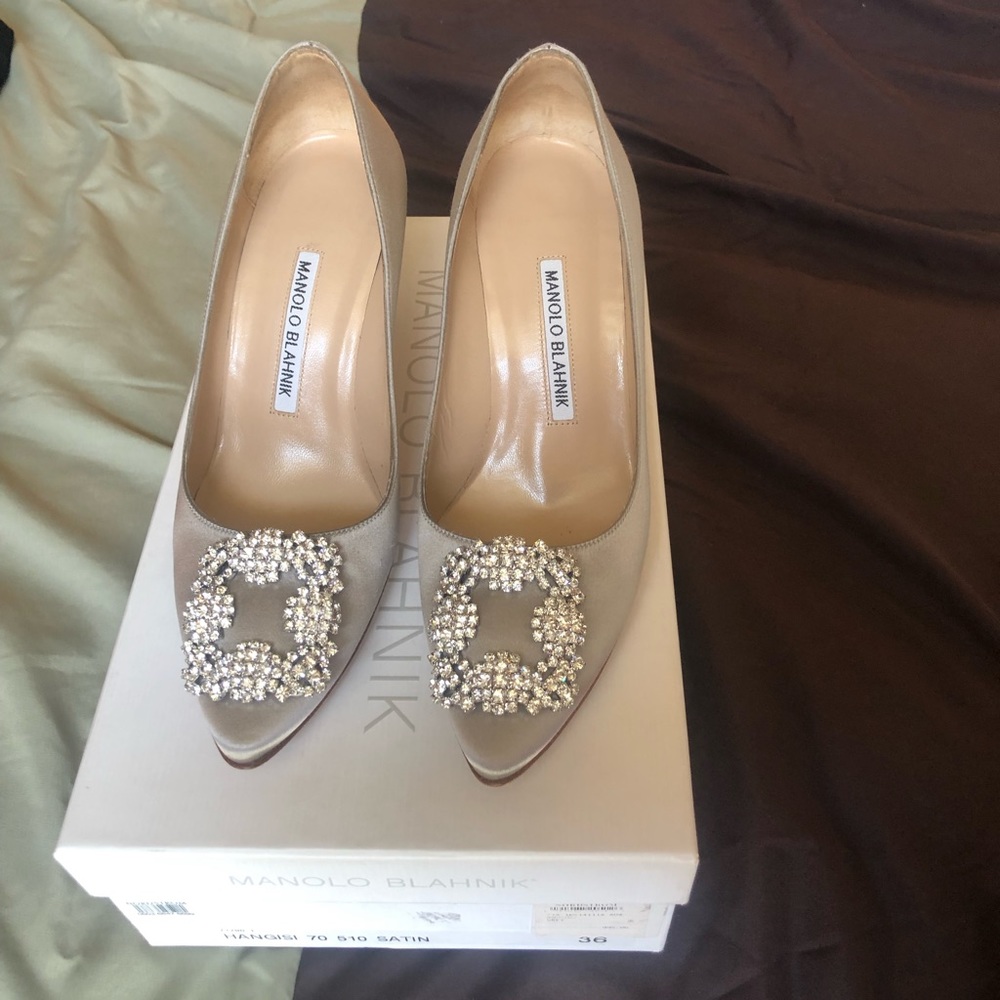 ❌SOLD❌ Manolo hangisi satin light grey size 36
